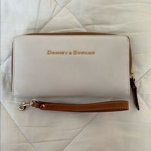 Dooney & Bourke City Large Zip Around Wristlet NWT